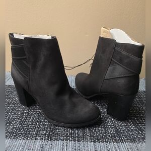 A New Day Elegant Black Ankle Boots
